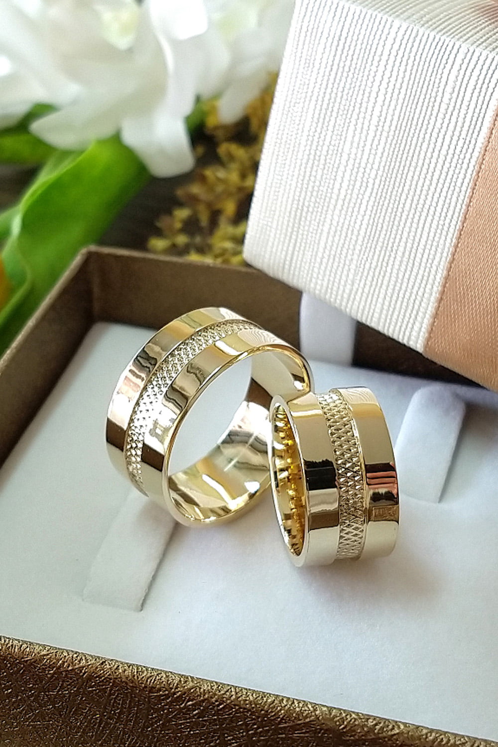 Par de alianças de casamento - ouro 18k