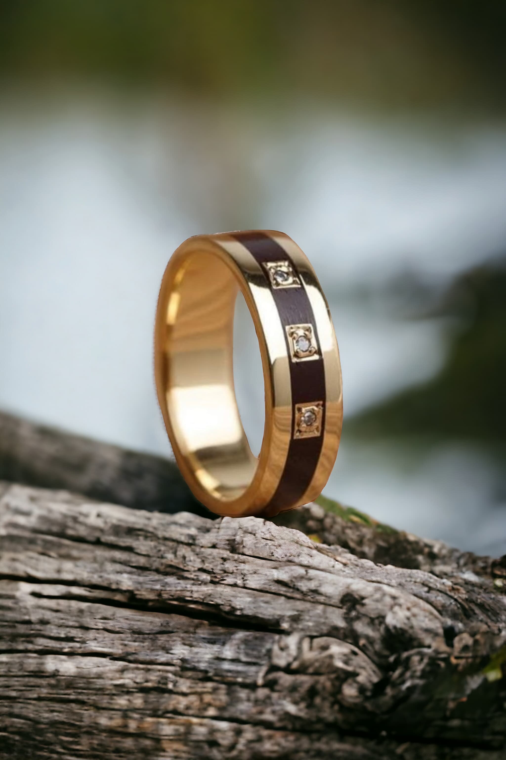 Aliança de casamento em ouro 18K 750 e madeira  Essência - Valor Unitário