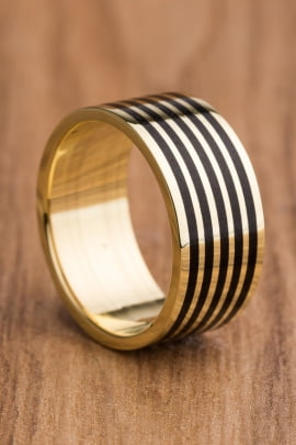Aliança de casamento em ouro 18K 750 e madeira  Ellus