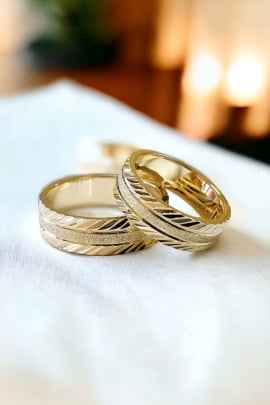 Aliança de casamento em ouro 18K 750 Vida Longa.